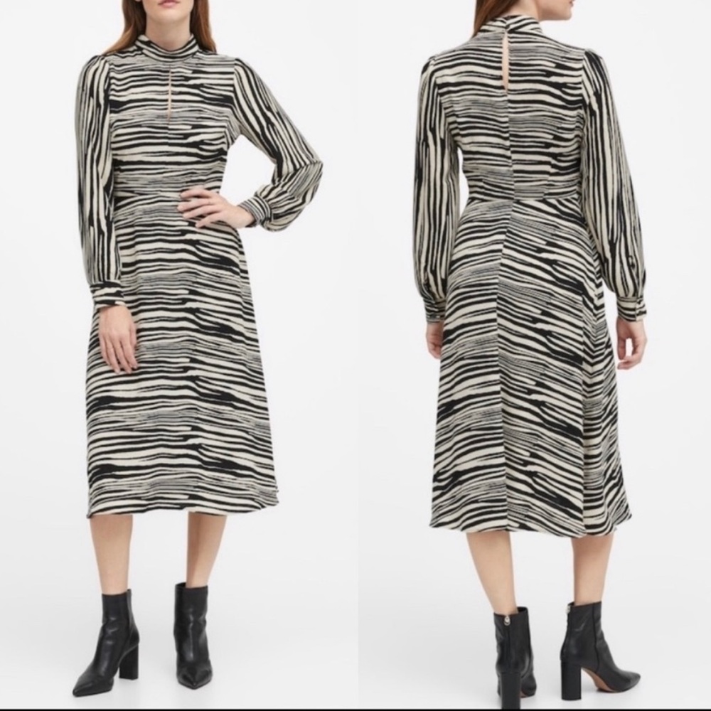 - Banana Republic PETITE MOCK-NECK MIDI DRESS size: 2